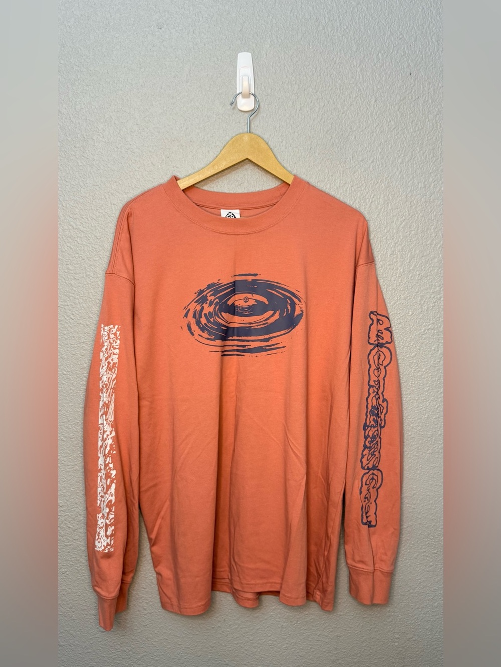 Nike ACG |  “Ripple Effect" Long Sleeve Graphic T-Shirt | Stardust | Size Large